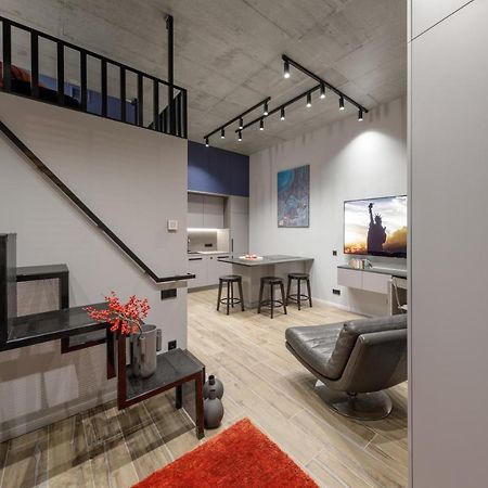 Ivis House Modern Apartment In Vilnius Old Town With Balcony ヴィリニュス エクステリア 写真