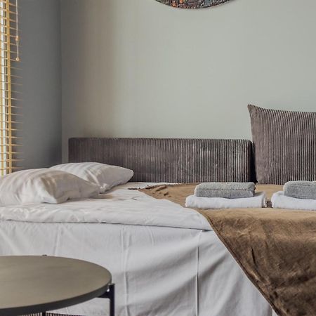 Ivis House Modern Apartment In Vilnius Old Town With Balcony ヴィリニュス エクステリア 写真