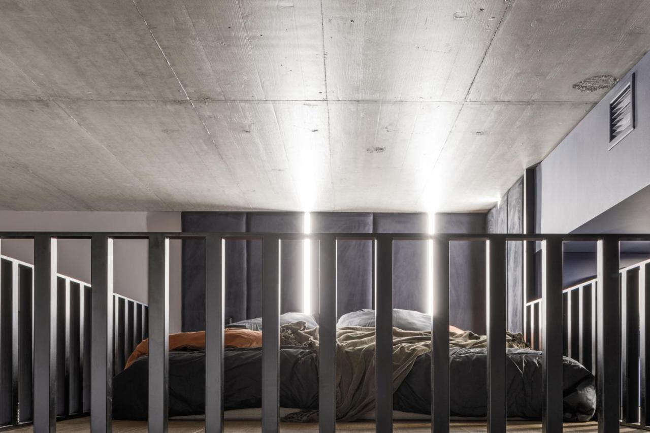 Ivis House Modern Apartment In Vilnius Old Town With Balcony ヴィリニュス エクステリア 写真