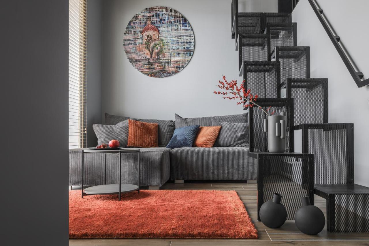 Ivis House Modern Apartment In Vilnius Old Town With Balcony ヴィリニュス エクステリア 写真
