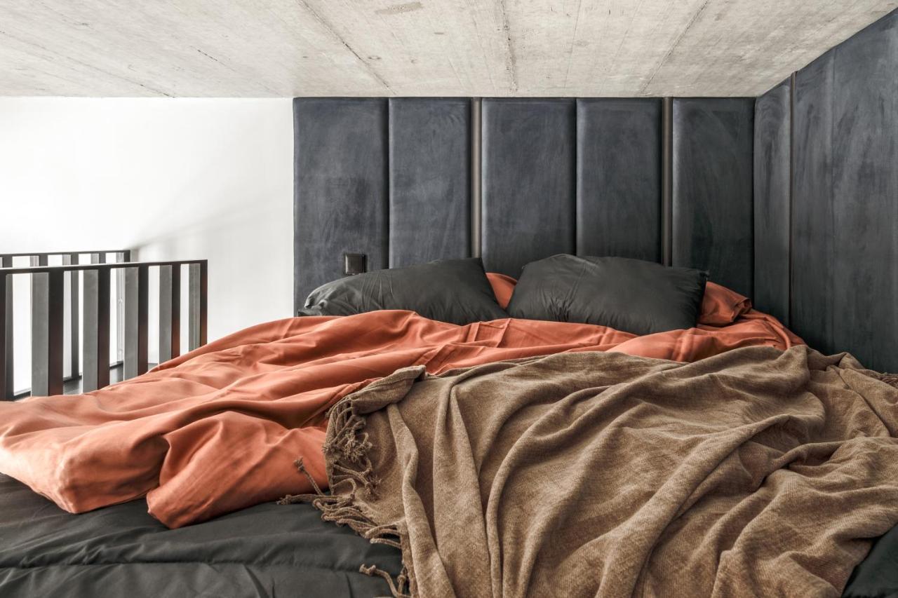 Ivis House Modern Apartment In Vilnius Old Town With Balcony ヴィリニュス エクステリア 写真