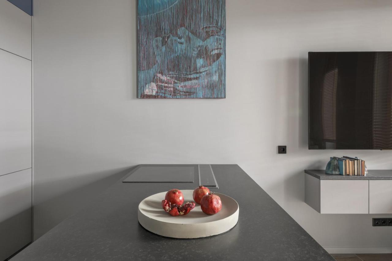 Ivis House Modern Apartment In Vilnius Old Town With Balcony ヴィリニュス エクステリア 写真