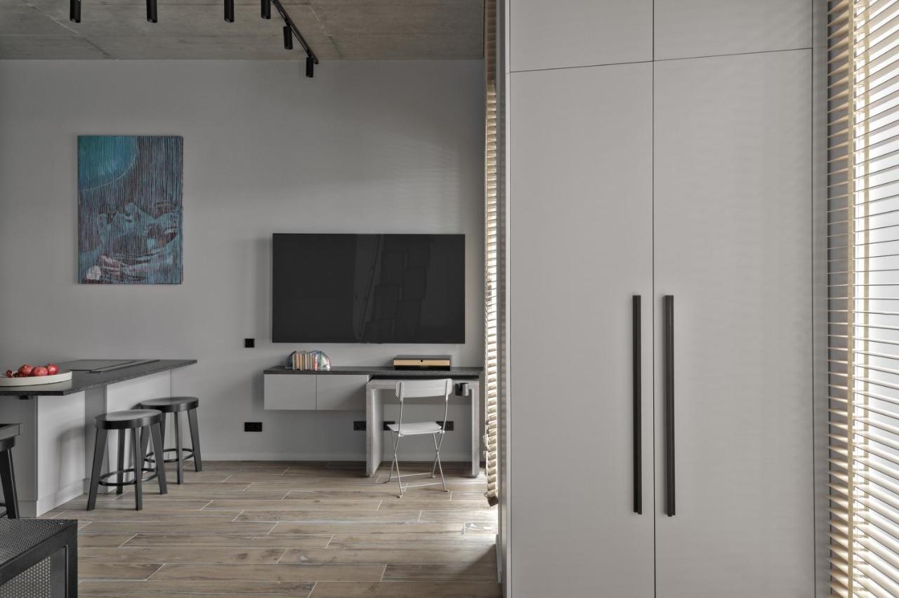 Ivis House Modern Apartment In Vilnius Old Town With Balcony ヴィリニュス エクステリア 写真