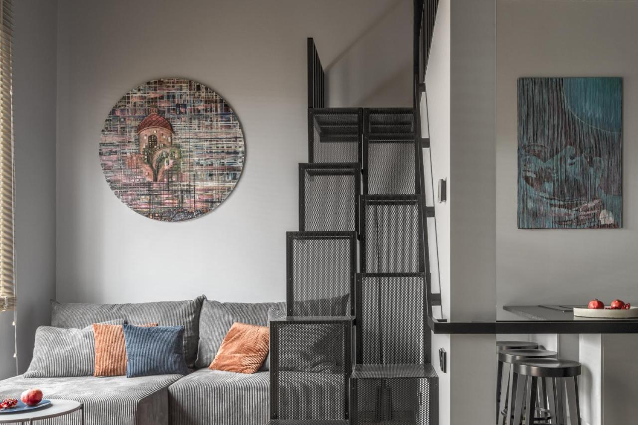 Ivis House Modern Apartment In Vilnius Old Town With Balcony ヴィリニュス エクステリア 写真