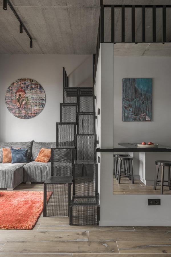Ivis House Modern Apartment In Vilnius Old Town With Balcony ヴィリニュス エクステリア 写真