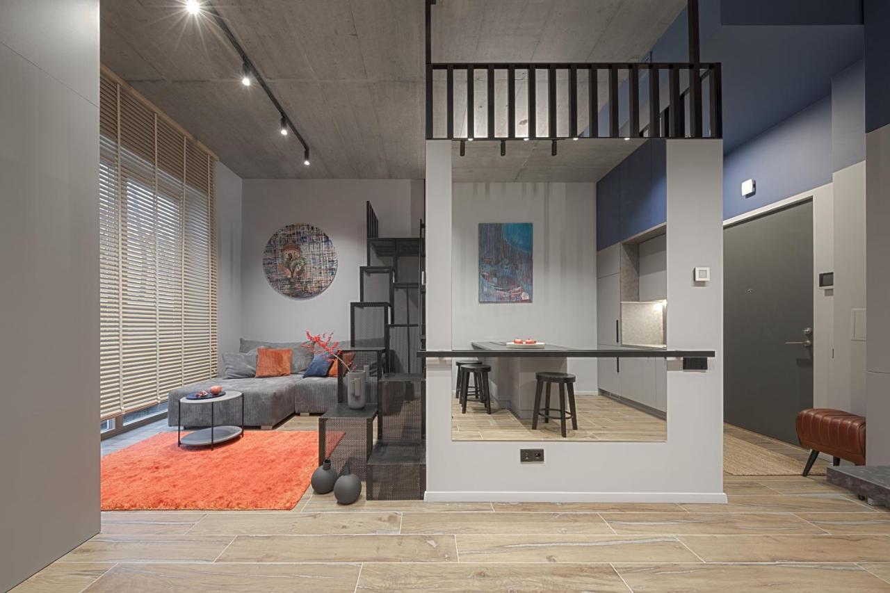 Ivis House Modern Apartment In Vilnius Old Town With Balcony ヴィリニュス エクステリア 写真