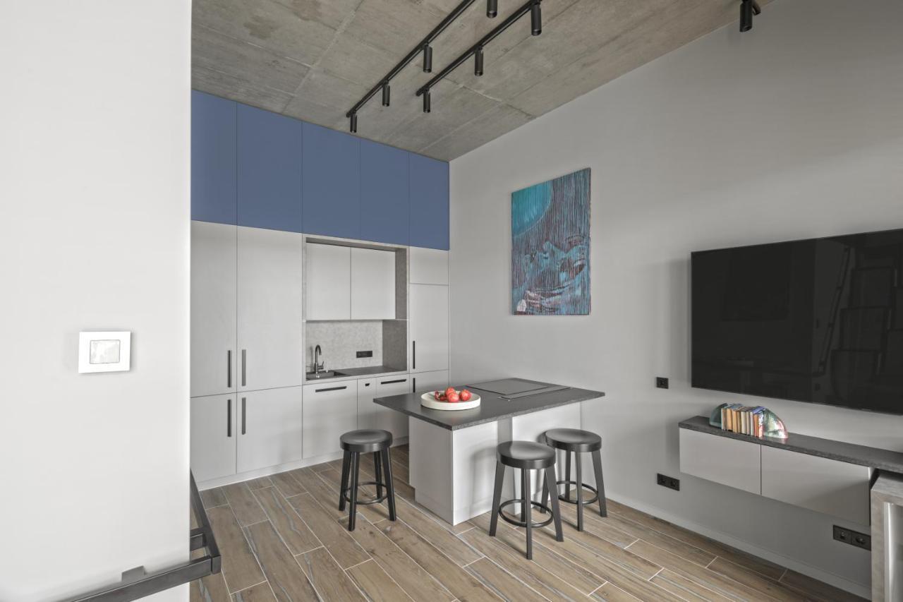 Ivis House Modern Apartment In Vilnius Old Town With Balcony ヴィリニュス エクステリア 写真