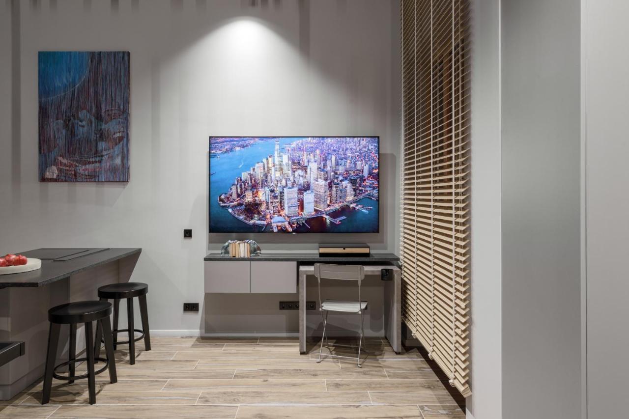 Ivis House Modern Apartment In Vilnius Old Town With Balcony ヴィリニュス エクステリア 写真