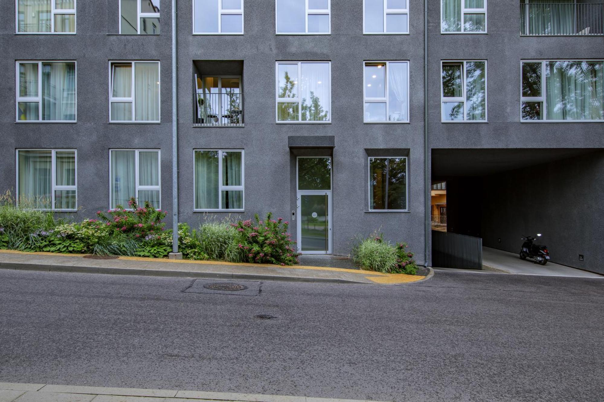 Ivis House Modern Apartment In Vilnius Old Town With Balcony ヴィリニュス エクステリア 写真